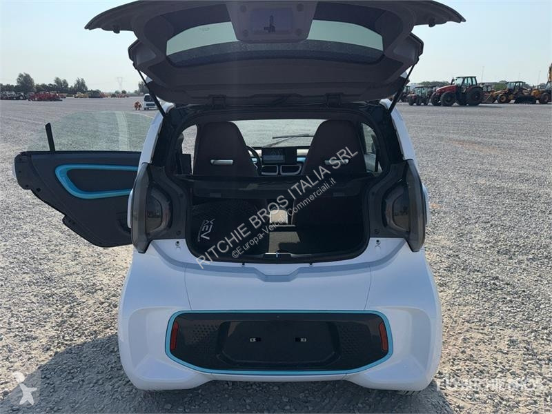 Лекотоварен автомобил  XEV Yoyo