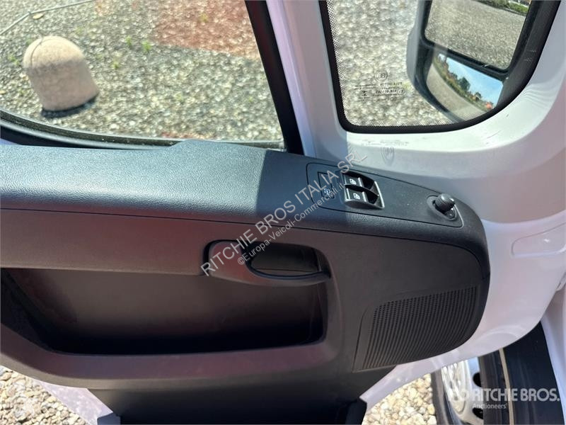 Véhicule utilitaire Opel 2.2 103 KW KA L4H2