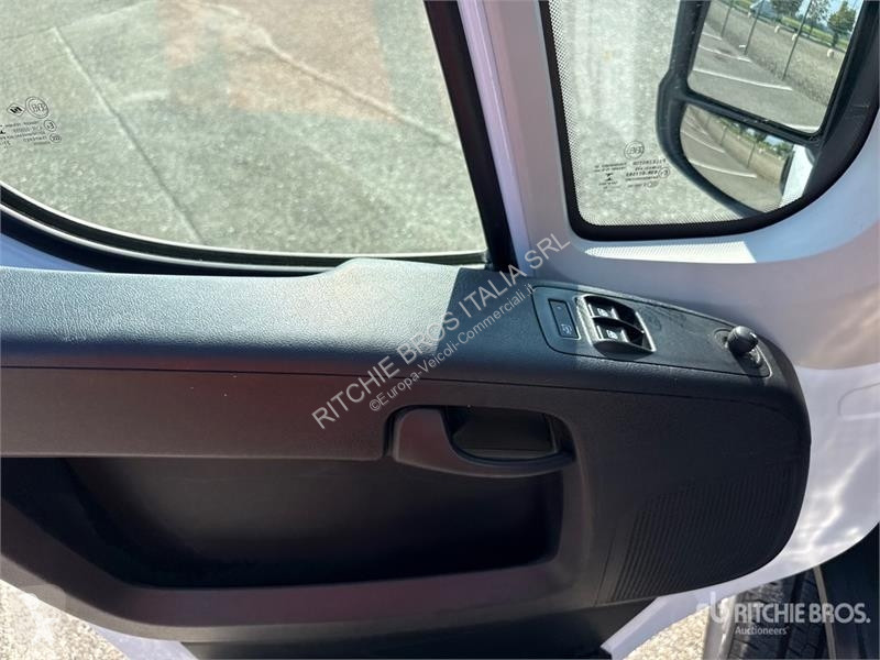 Véhicule utilitaire Opel 2.2 103 KW Mixto KA L4H2