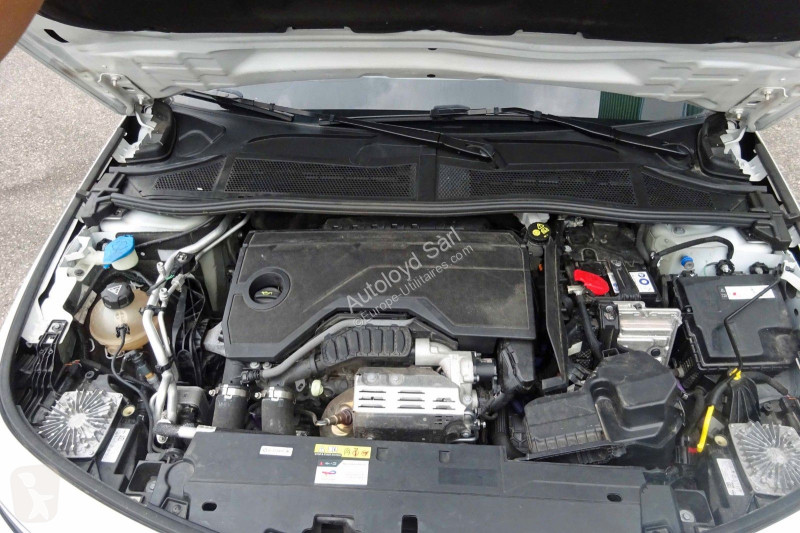 Лекотоварен автомобил Opel ASTRA 1,2 E-DSC 136...