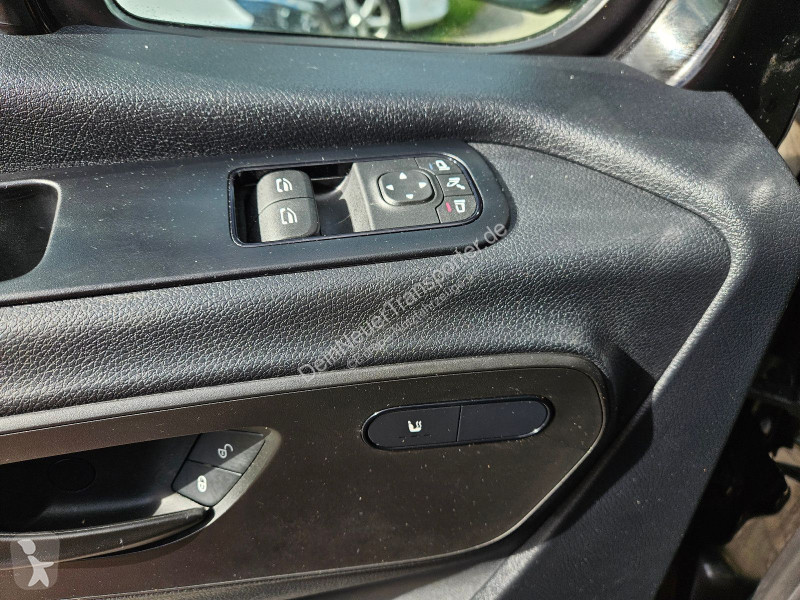 Véhicule utilitaire Mercedes 317 CDI...