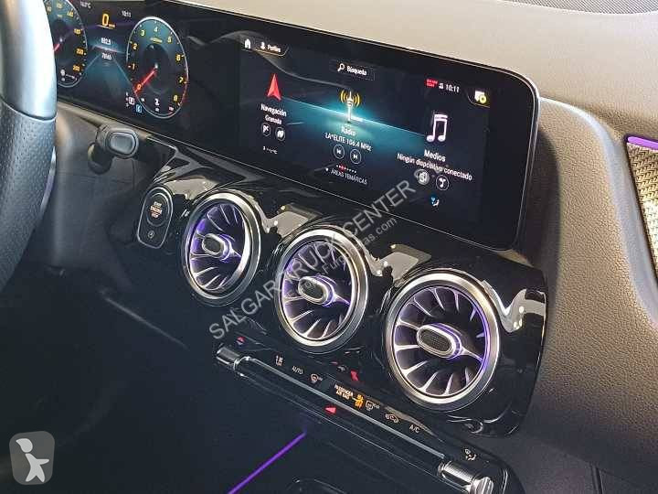 Комерційні автомобілі Mercedes 200