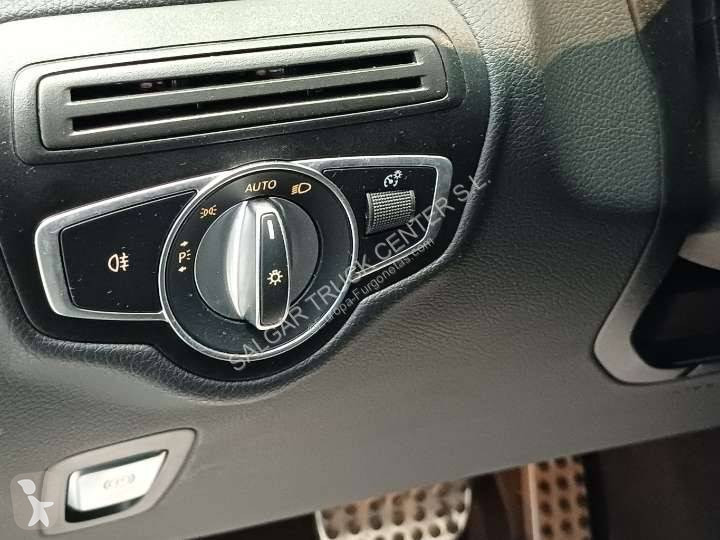 Furgoneta Mercedes 220D