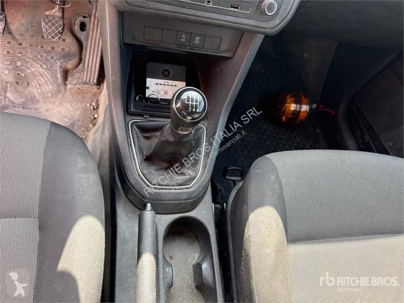 Комерційні автомобілі Volkswagen Cargo Van
