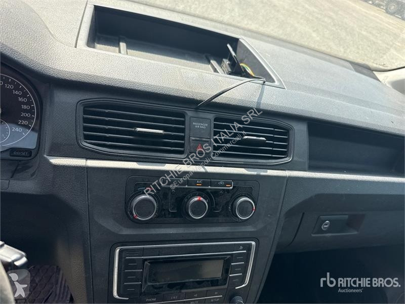 Комерційні автомобілі Volkswagen Cargo Van