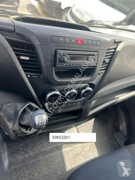 Furgoneta Iveco 35C14 PAQUETERO RAMPA RETRACTIL