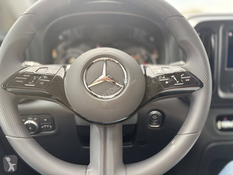 Комерційні автомобілі Mercedes VITO FOURGON 119...