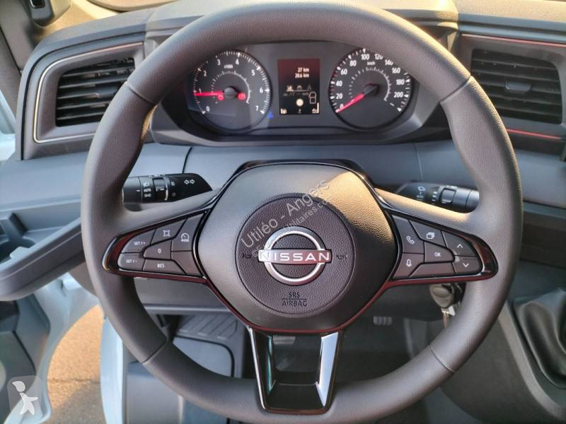 Véhicule utilitaire Nissan