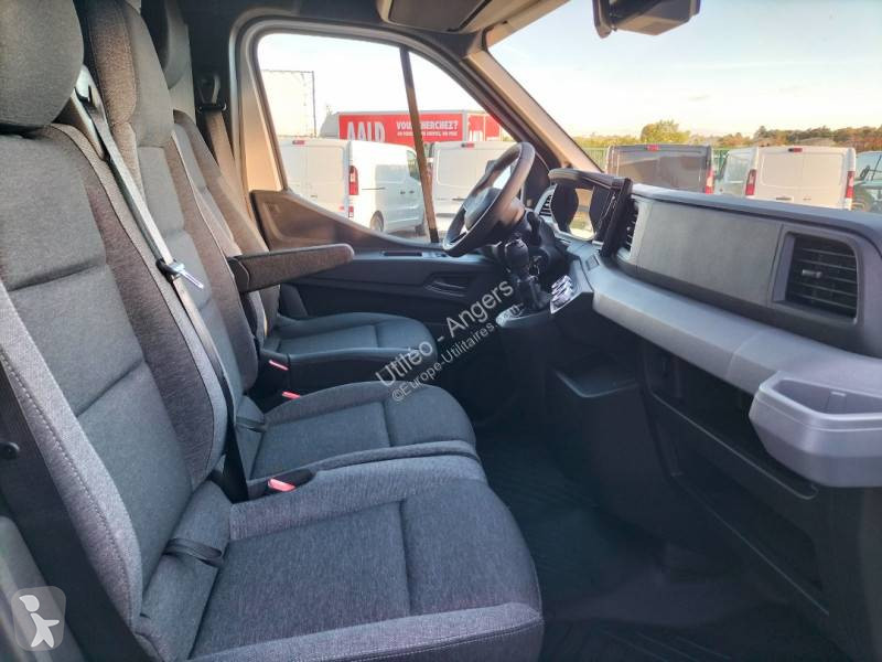 Véhicule utilitaire Nissan