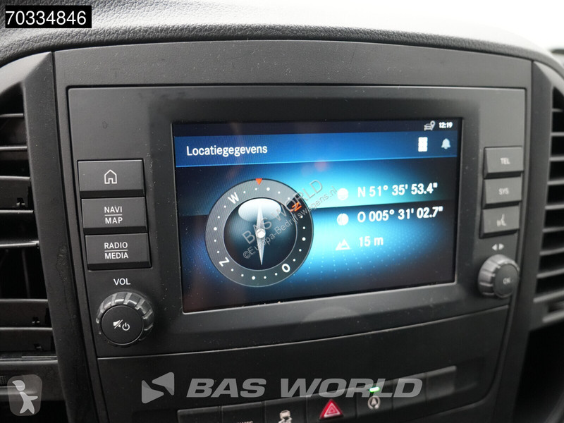 Лекотоварен автомобил Mercedes 114 Automaat...