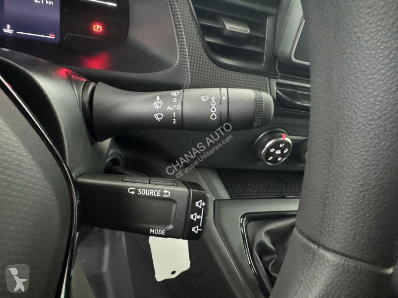 Véhicule utilitaire Renault FG TOLE DCI 95 L1...