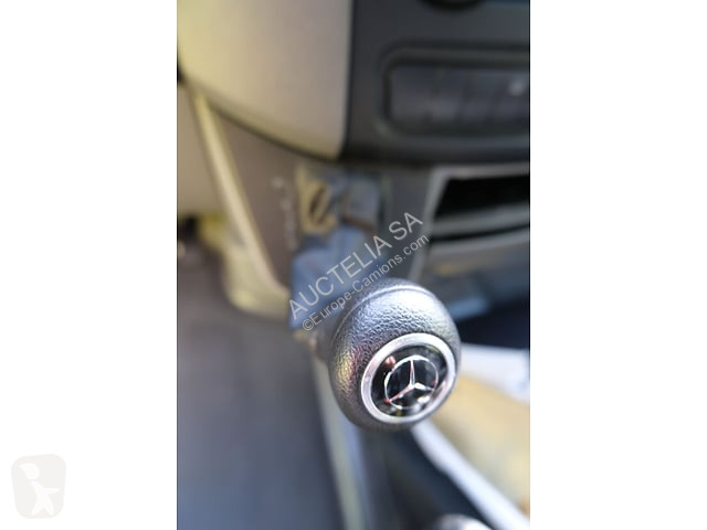 Лекотоварен автомобил Mercedes