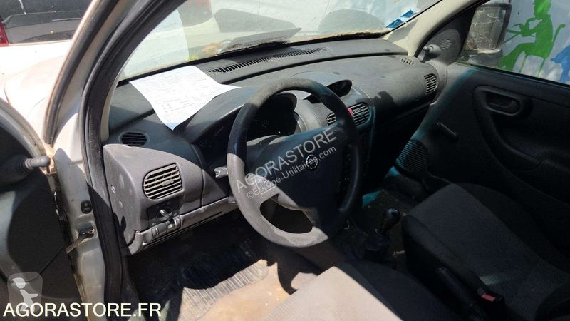 Лекотоварен автомобил Opel COMBO