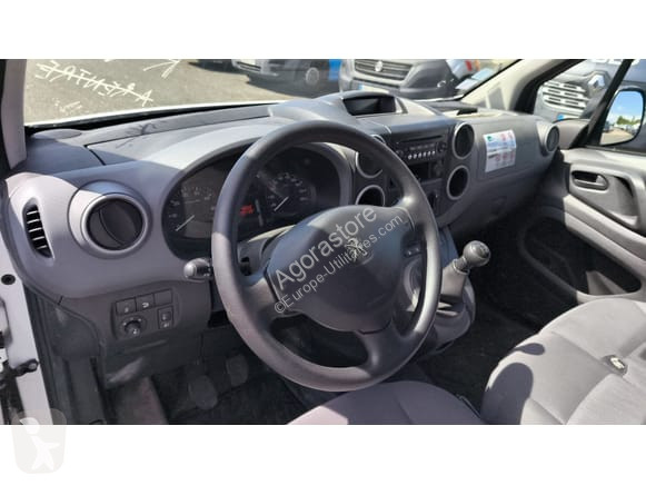 Лекотоварен автомобил Peugeot PARTNER