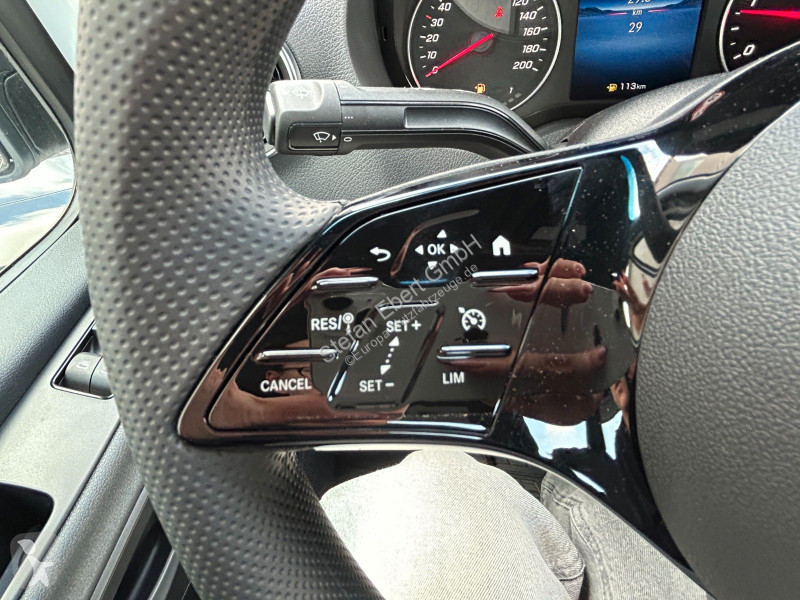 Лекотоварен автомобил Mercedes 317 CDI 4325...