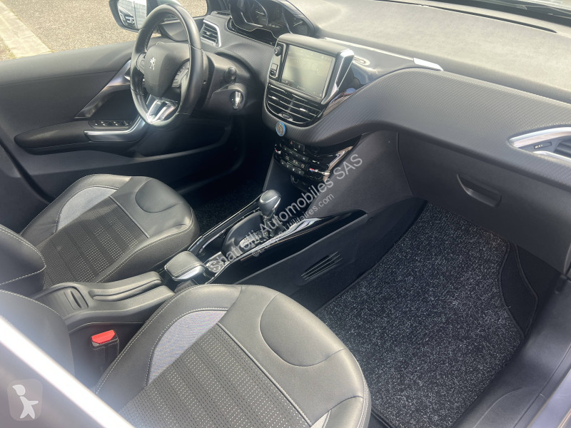 Užitkové vozidlo Peugeot 1.2 110ch Allure...
