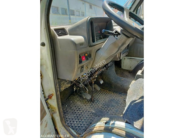Коммерческий автомобиль