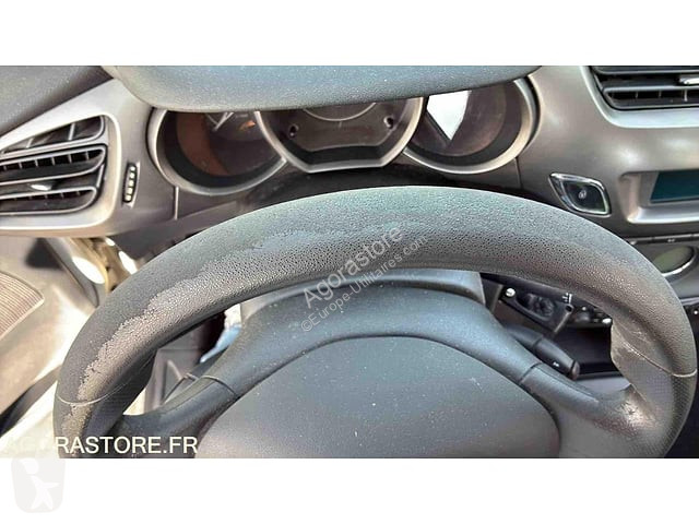 Коммерческий автомобиль