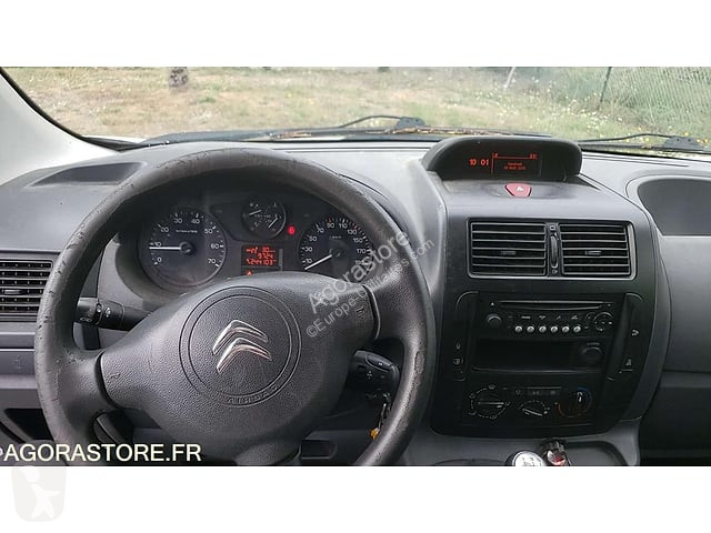 Коммерческий автомобиль