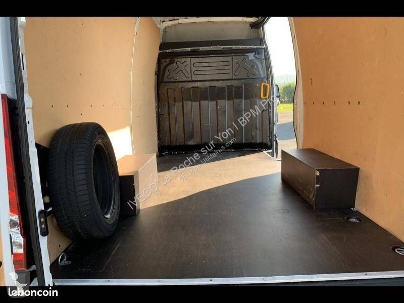 Furgoneta Iveco 35S14V12