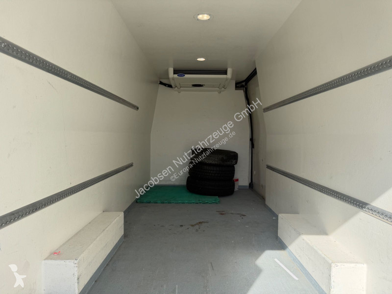 Véhicule utilitaire Iveco 35s15 Carrier Xarios...