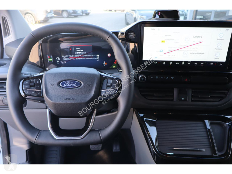 Véhicule utilitaire Ford