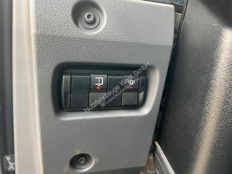 Véhicule utilitaire Mercedes 823*Meiller...