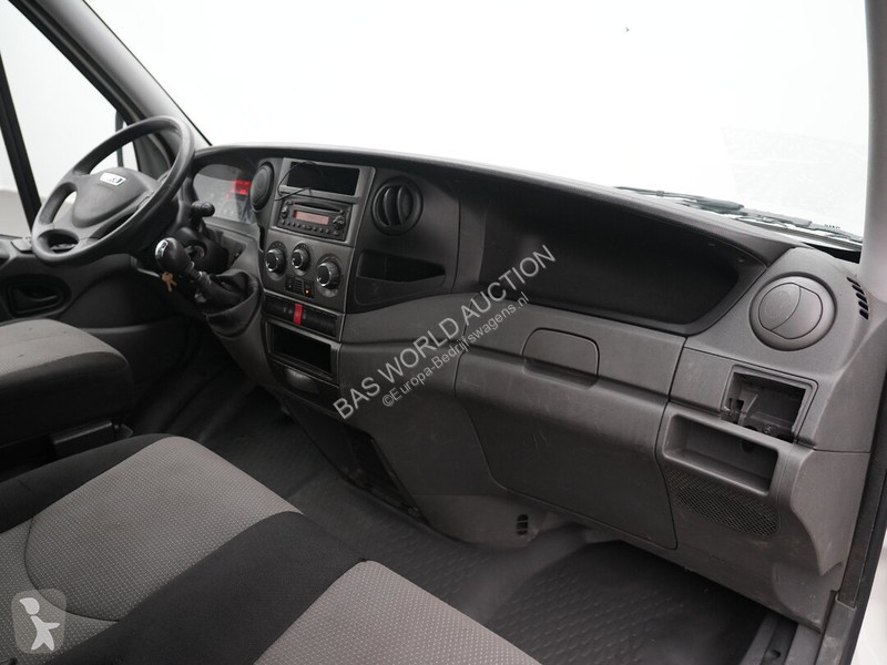 Véhicule utilitaire Iveco 35C13