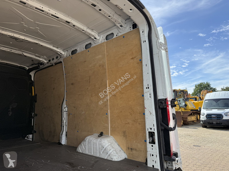 Veicolo commerciale Ford 68kWh 184PK L3H2 317km...