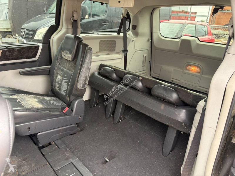Chrysler 2.8 CRD Limited van