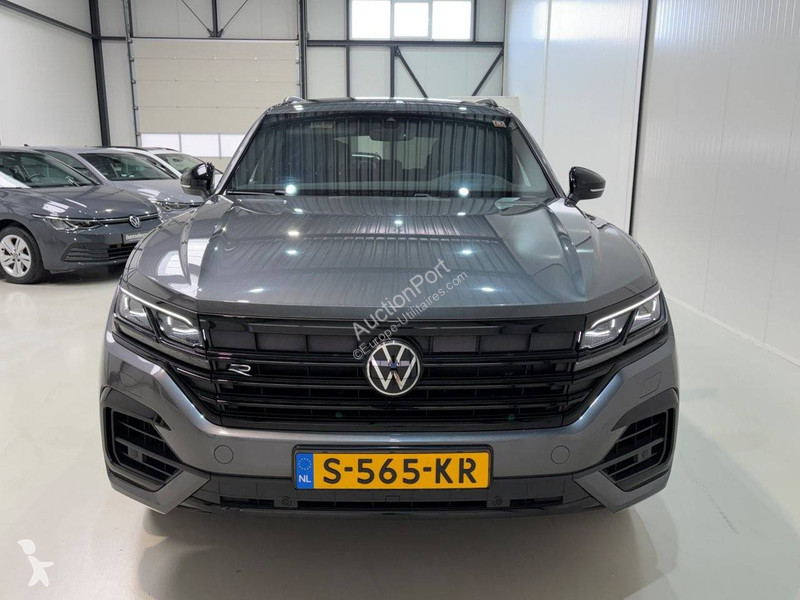 Volkswagen R van
