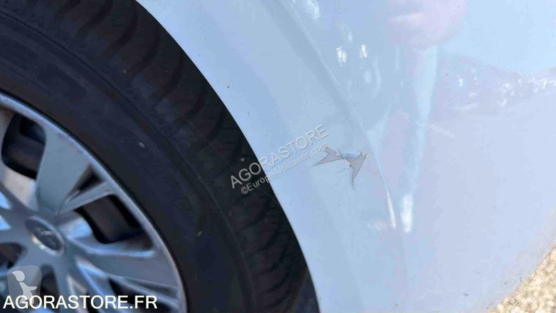 Samochód dostawczy Peugeot 208