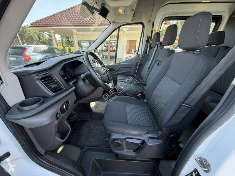 Samochód dostawczy Ford