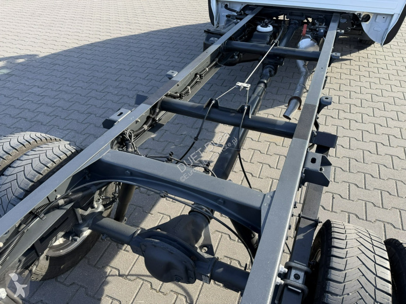 Furgoneta Iveco 35C18