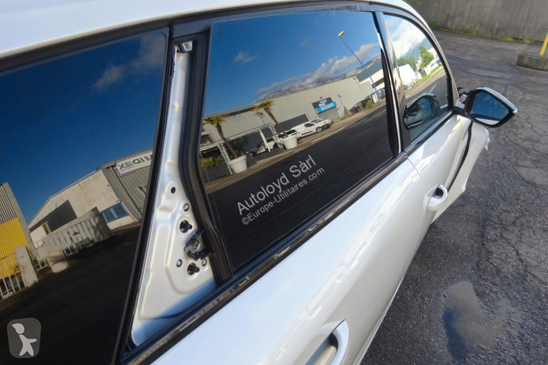 Veicolo commerciale Peugeot 1,5 HDI 130 BVA