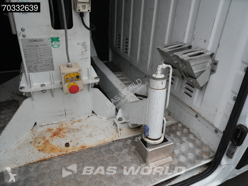 Véhicule utilitaire Renault Hoogwerker L2H2...