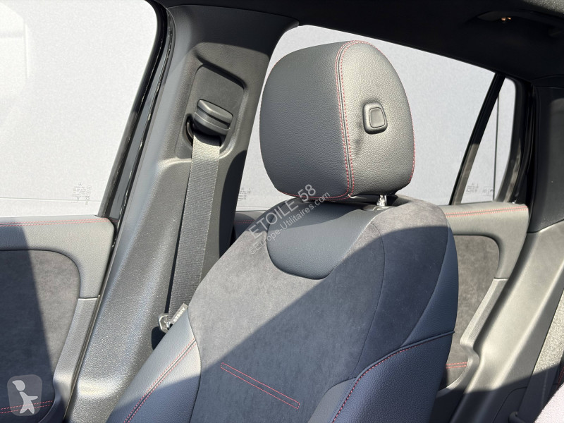 Véhicule utilitaire Mercedes GLA 180 7G-DCT