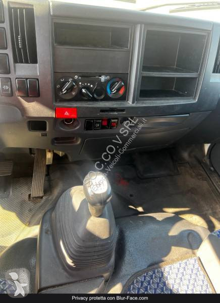 Véhicule utilitaire Isuzu