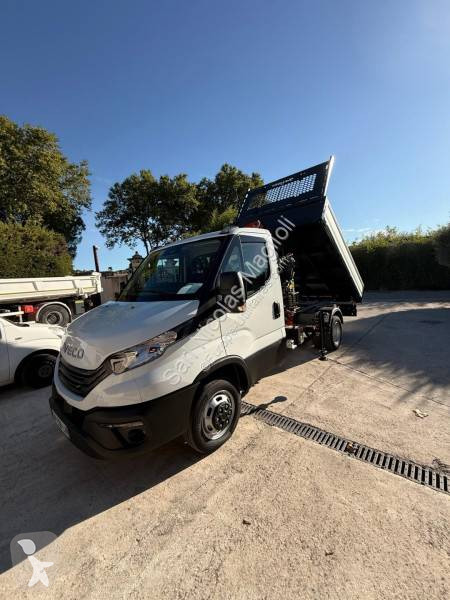 Véhicule utilitaire Iveco 35C16
