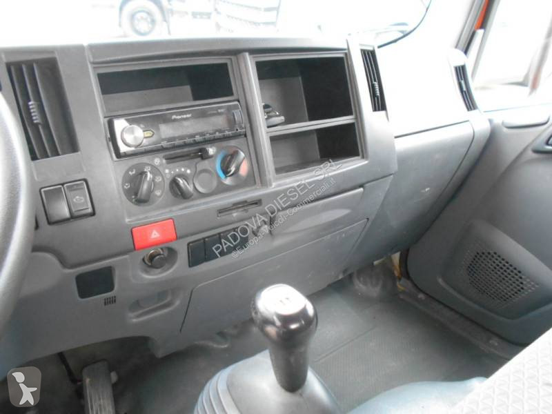 Véhicule utilitaire Isuzu