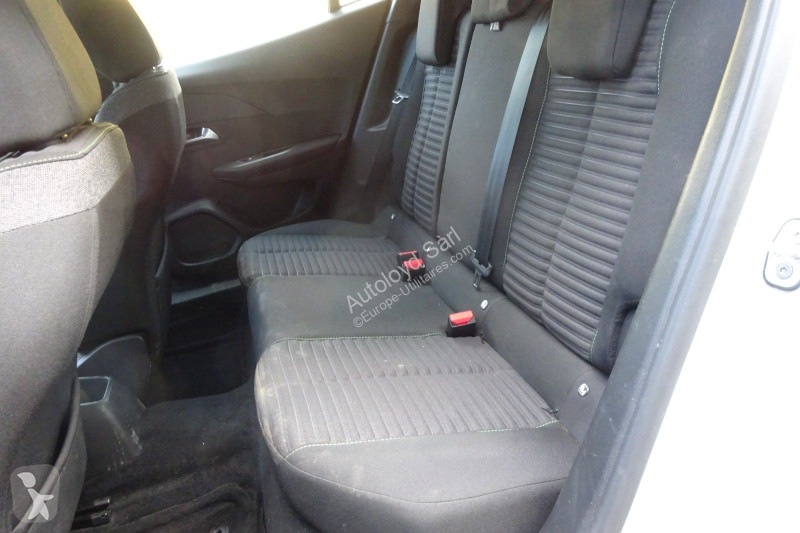 Užitkové vozidlo Peugeot 1,2 HYBRID 136 BVA