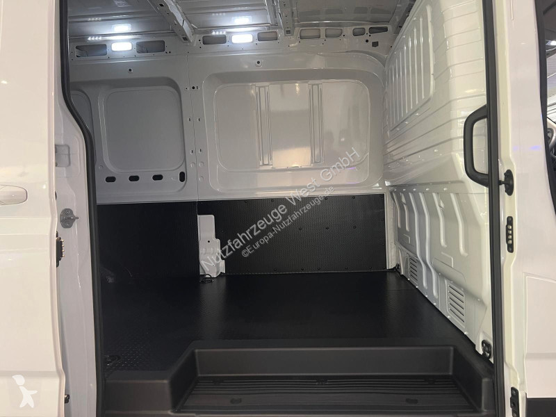 Véhicule utilitaire Maxus 9 2.0 TDCi L3H2...
