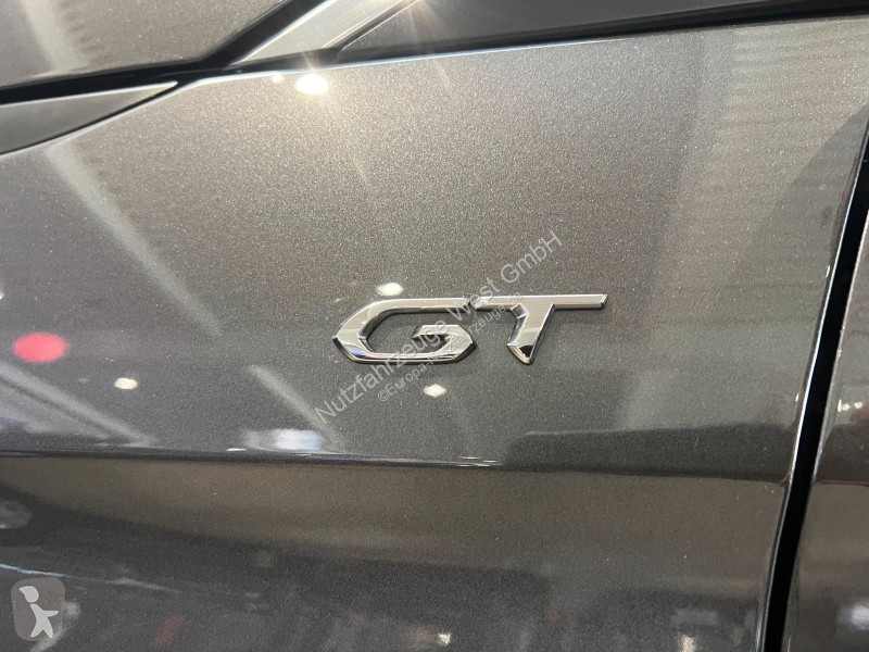 Véhicule utilitaire Peugeot GT...