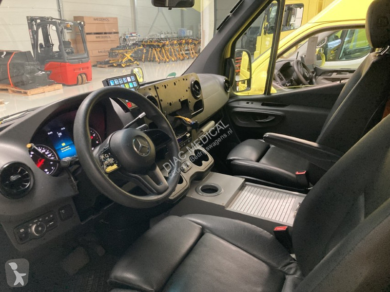 Véhicule utilitaire Mercedes 319 CDI L2H2...
