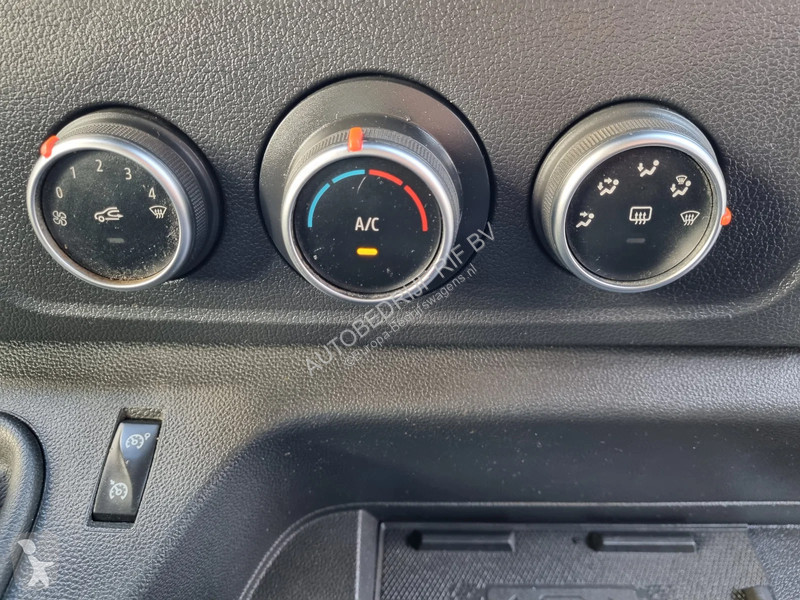 Véhicule utilitaire Renault 2.3 dci 146 pk...