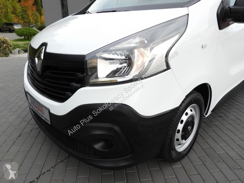 Véhicule utilitaire Renault  TRAFIC