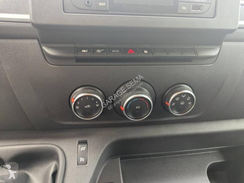 Véhicule utilitaire Renault 2.3 DCI 145