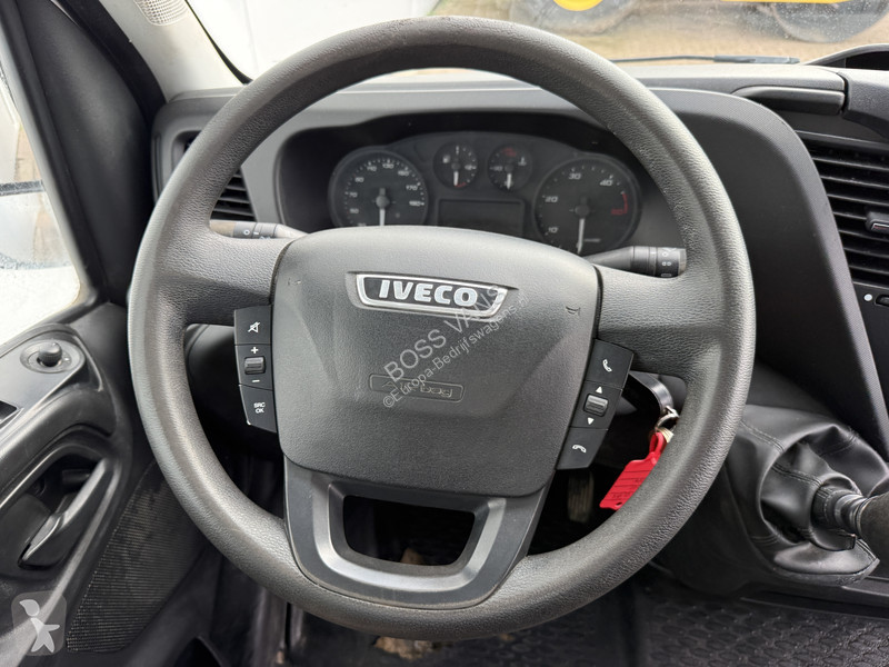 Véhicule utilitaire Iveco 35C12 2.3
