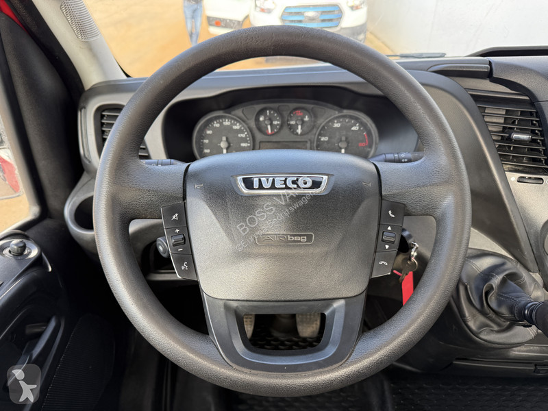 Véhicule utilitaire Iveco 35C12 2.3