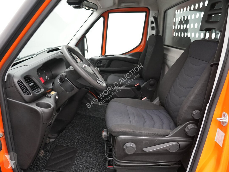 Véhicule utilitaire Iveco 35C14